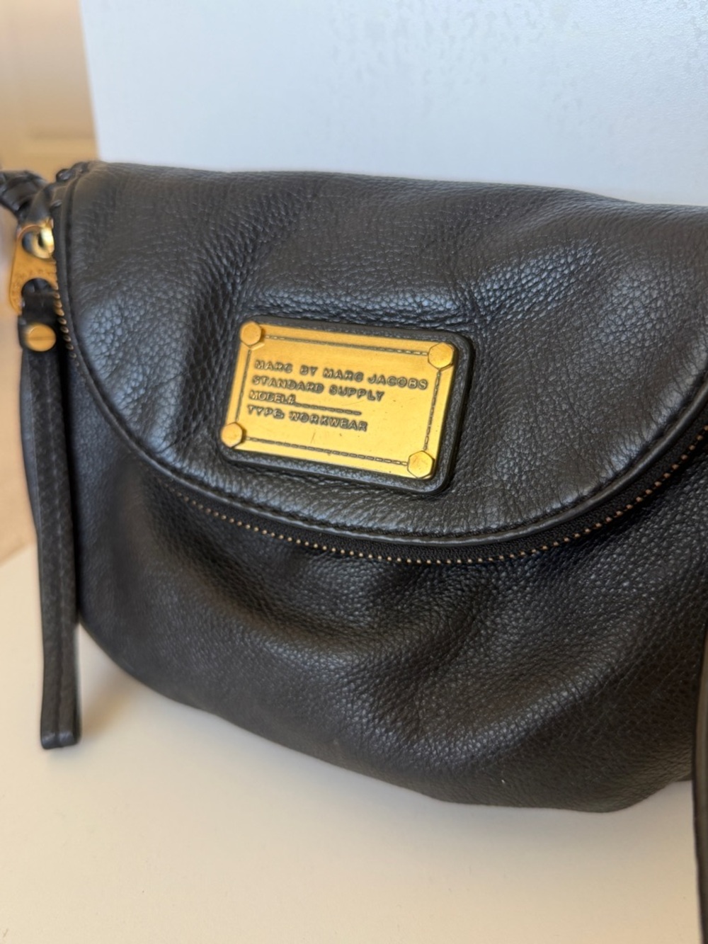 Marc by Marc Jacobs Black Leather Crossbody with Gold Plaque - Picture 2 of 3